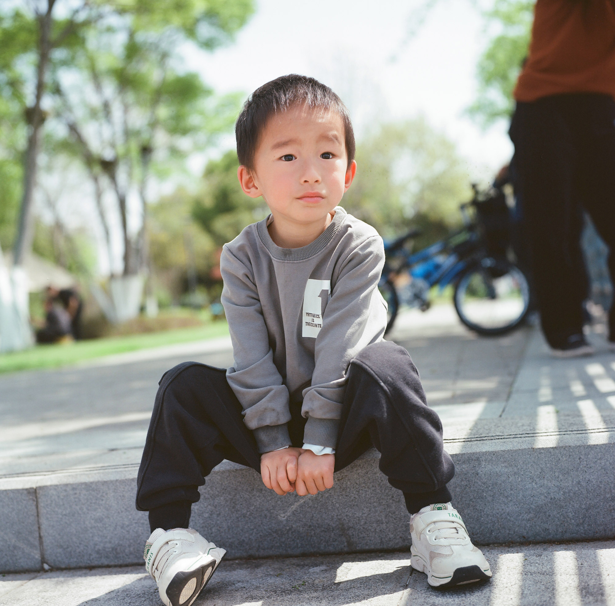 胶片样片-公园里的少年